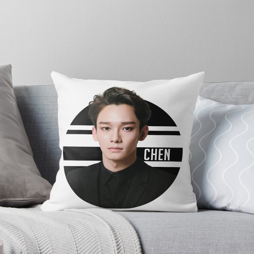 Circle Chen Throw Pillow